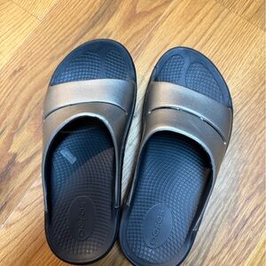 OOFOS Bronze Slide Sandals